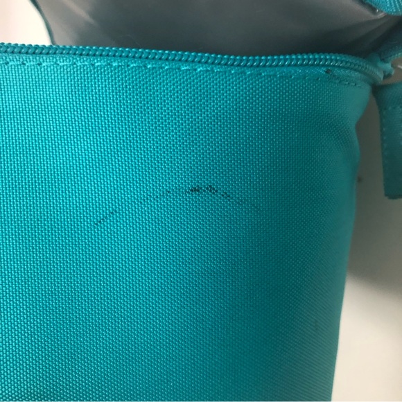 Officially licensed insulated beach tote featuring Mickey Mouse, NWT - Picture 12 of 12